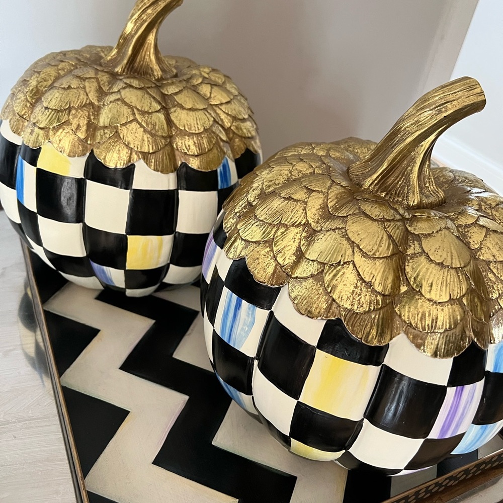 Whimsical black and white pumpkin (one)